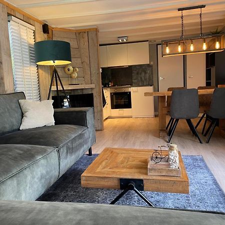 Uniek Chalet Op De Veluwe, In Bosrijke Omgeving. Putten Kültér fotó