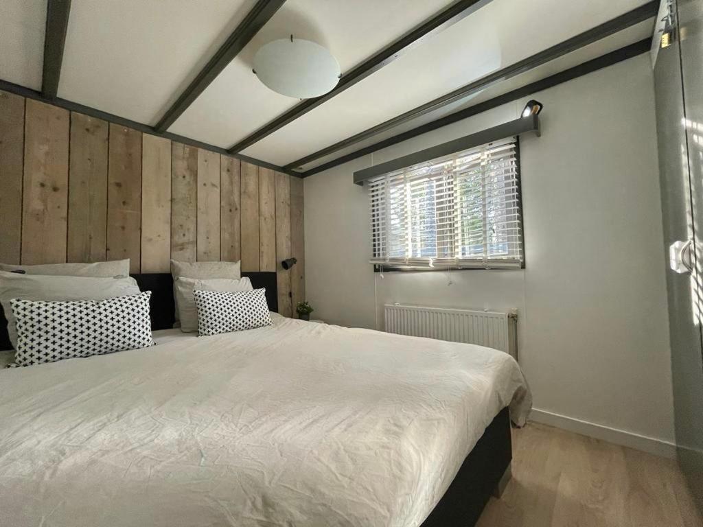 Uniek Chalet Op De Veluwe, In Bosrijke Omgeving. Putten Kültér fotó